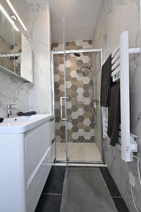 3 Appartements Premium Au Pied De La Cathedrale - Hypercentre Sens Kültér fotó