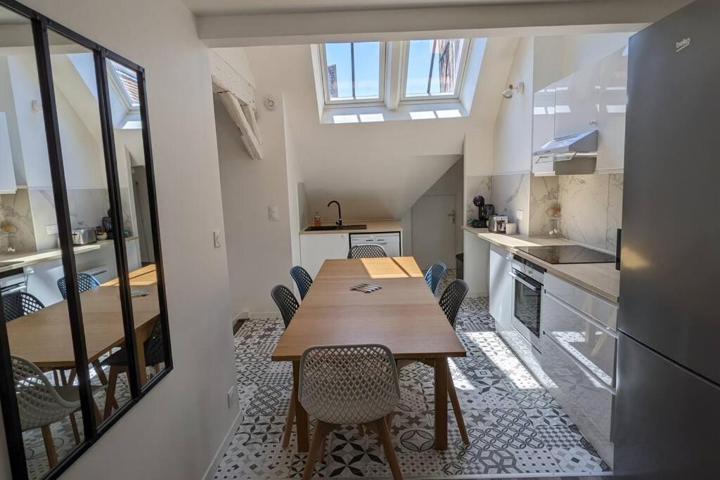 3 Appartements Premium Au Pied De La Cathedrale - Hypercentre Sens Kültér fotó